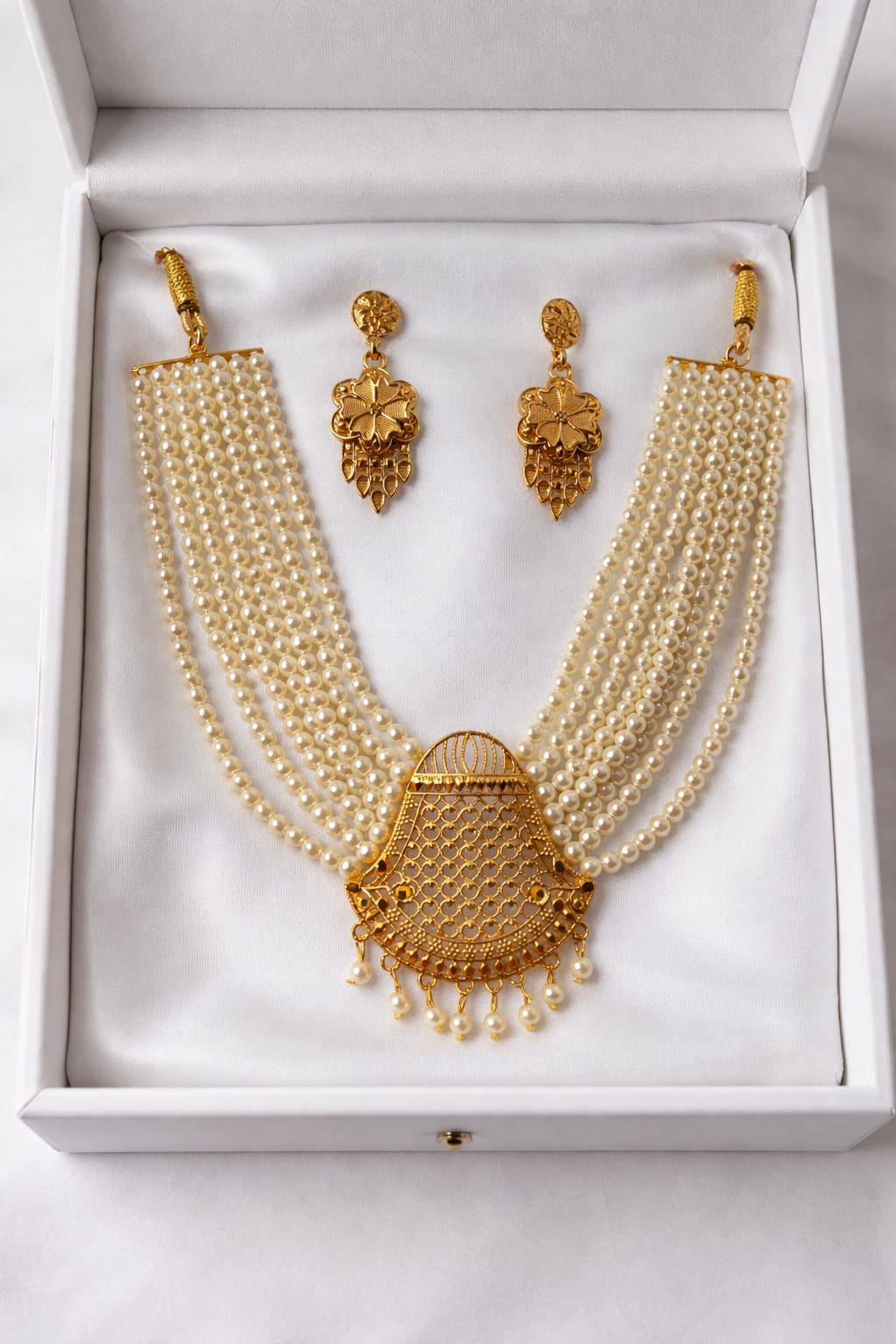 Regal Pearl Gold Heritage Necklace Set