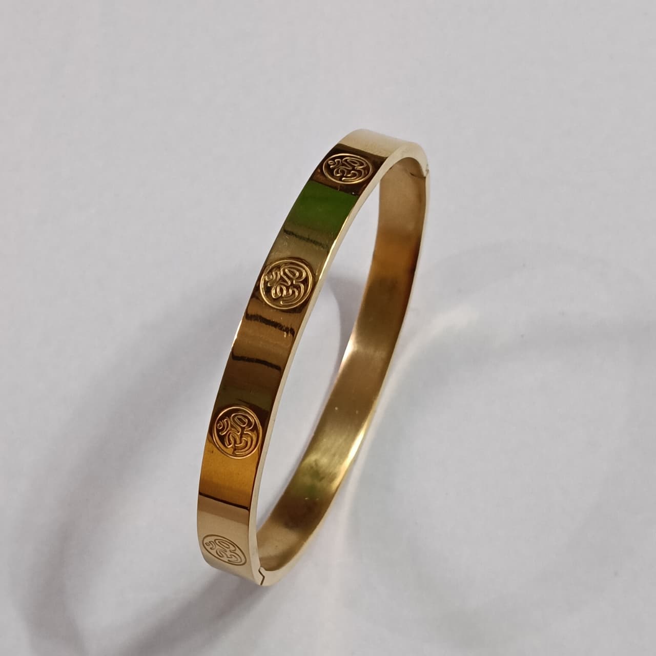 Om Symbol Gold-Toned Bracelet - Image 2