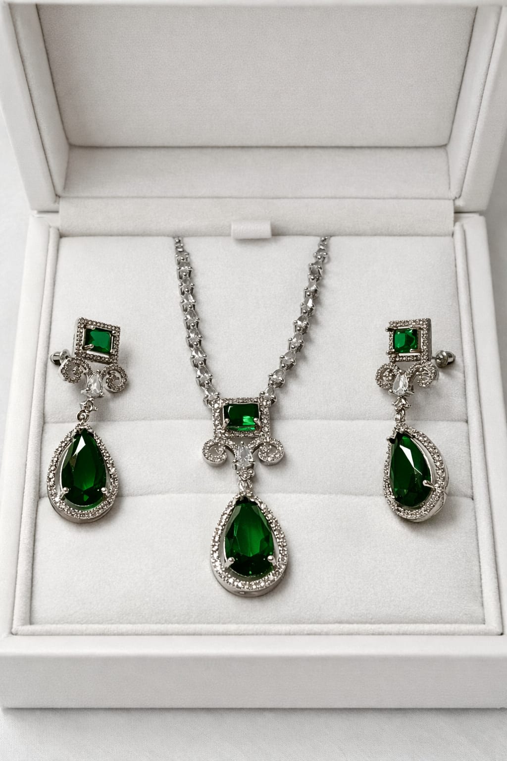 Emerald Green Teardrop Stone Necklace Set with Earrings - Image 2